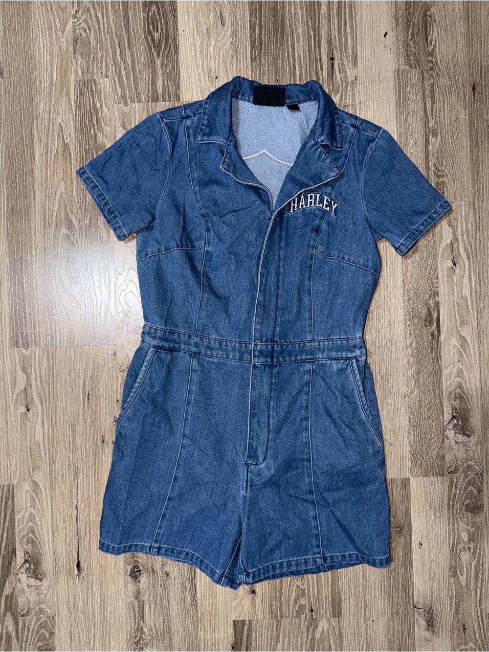 Harley-Davidson Women's Hero Denim Jumpsuit, short-sleeve light-wash Size Small - Picture 5 of 14